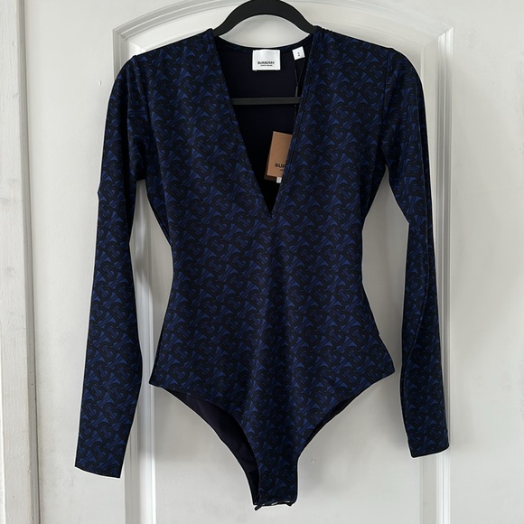 Seen Naomi Campbell- Authentic BURBERRY  TB Monogram Print Long-Sleeve Bodysuit - Picture 6 of 9